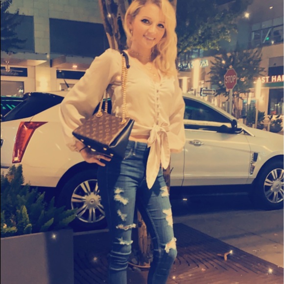 Meet your Posher, Marissa - Picture 1 of 15